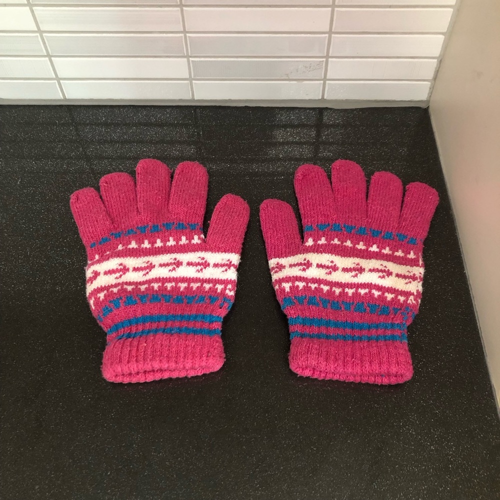 Central American girls gloves